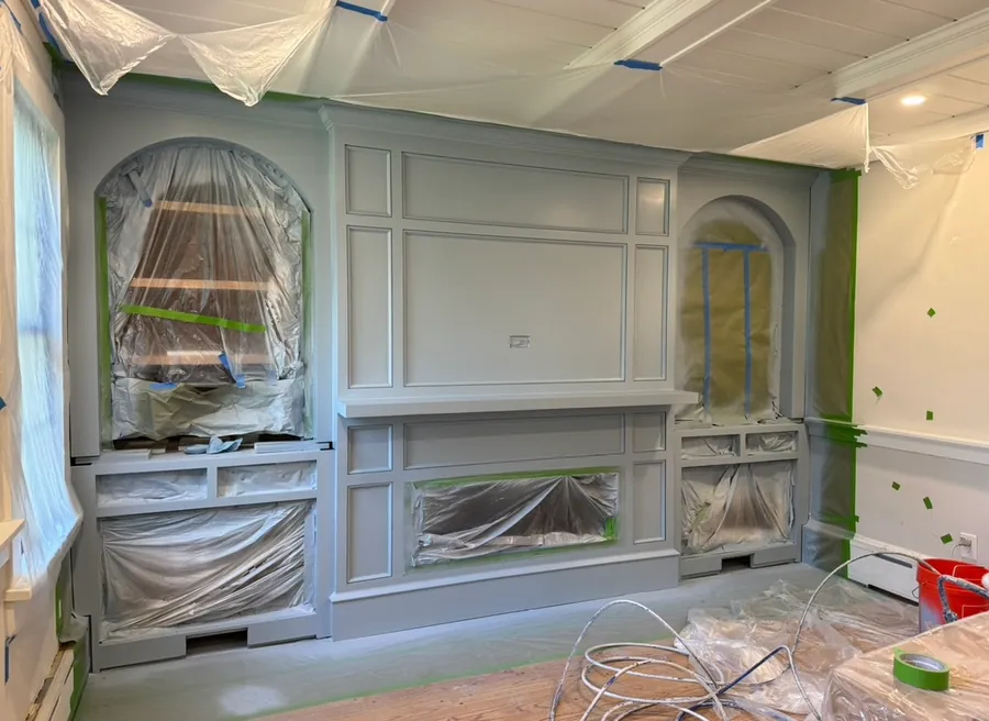 Panelled wall with an arched niche, primed and ready